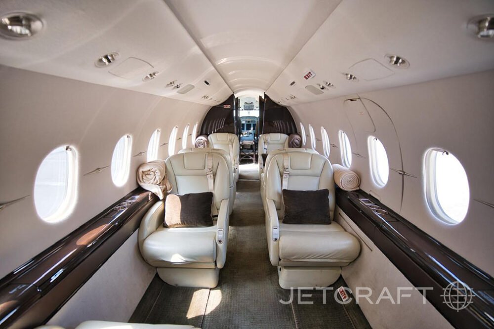 2013 Beechcraft Hawker 4000 photo 2