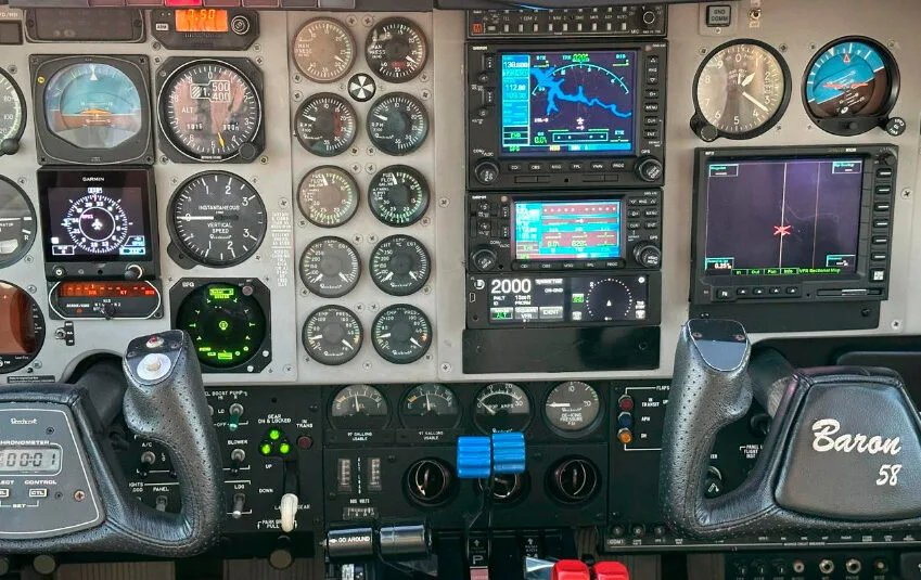 1998 Beechcraft Baron B58 photo 7