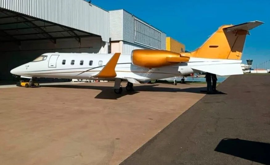 1998 Learjet 60 photo 2