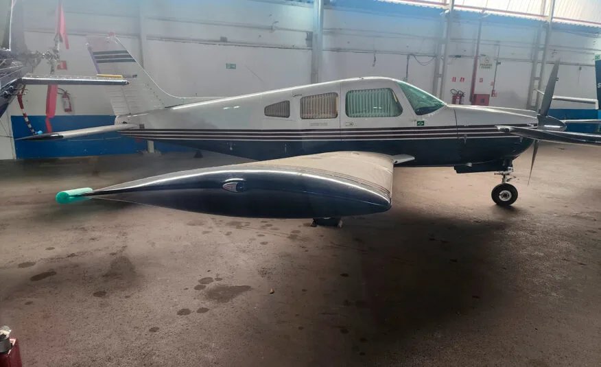 1975 Embraer EMB-711C photo 3