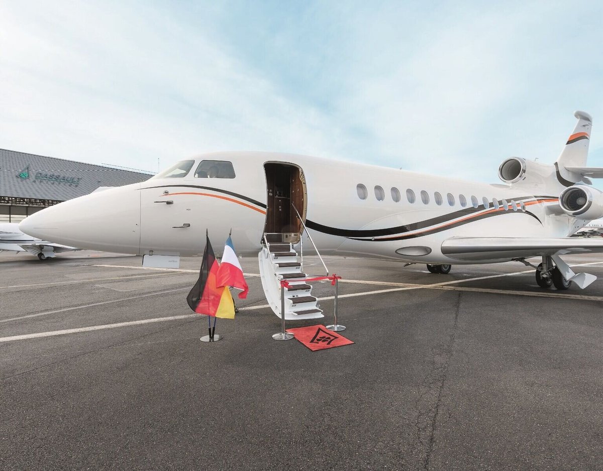 Dassault Falcon 7X Longe Range Jet