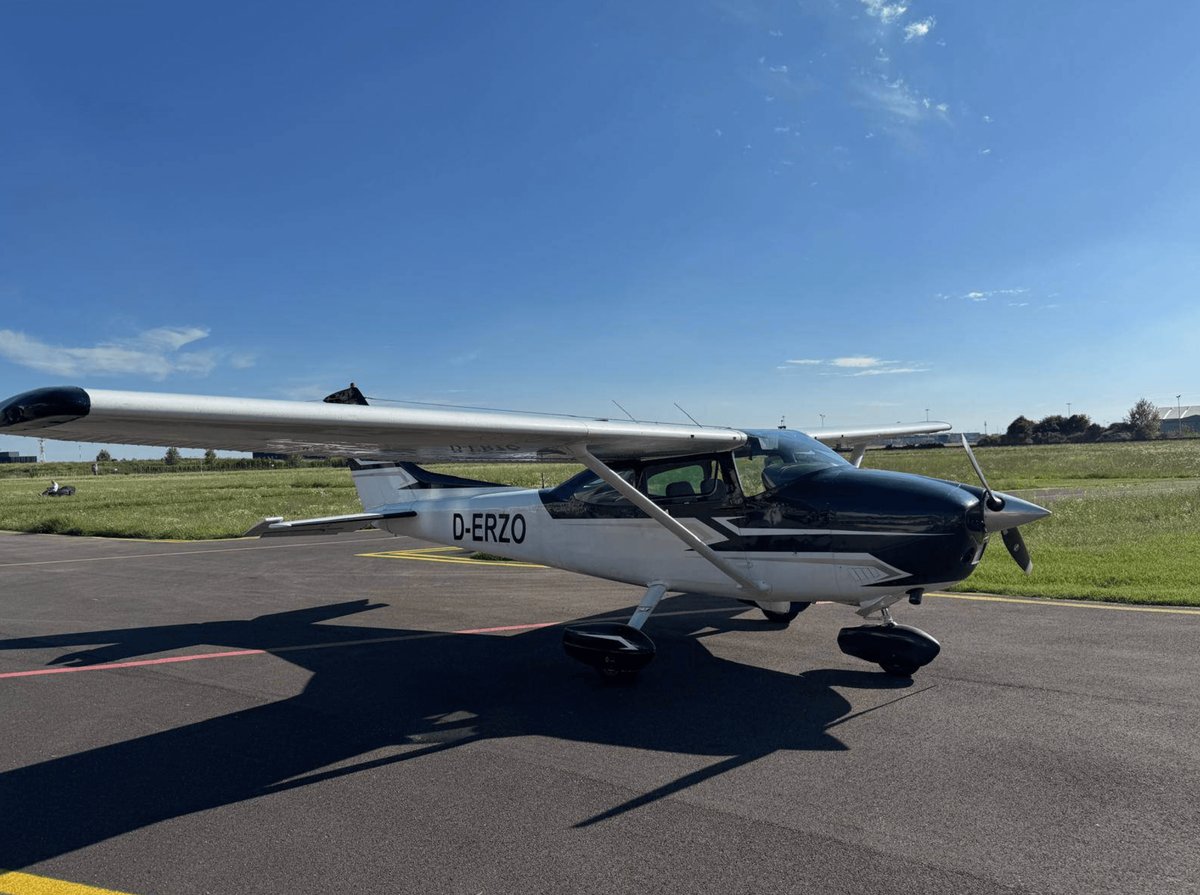 2010 Magni M-16C Tandem Trainer