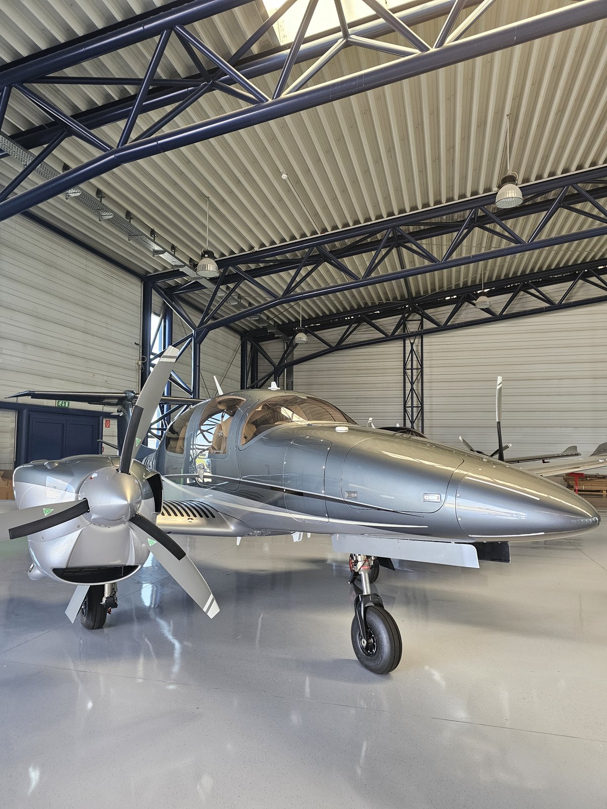Diamond DA62