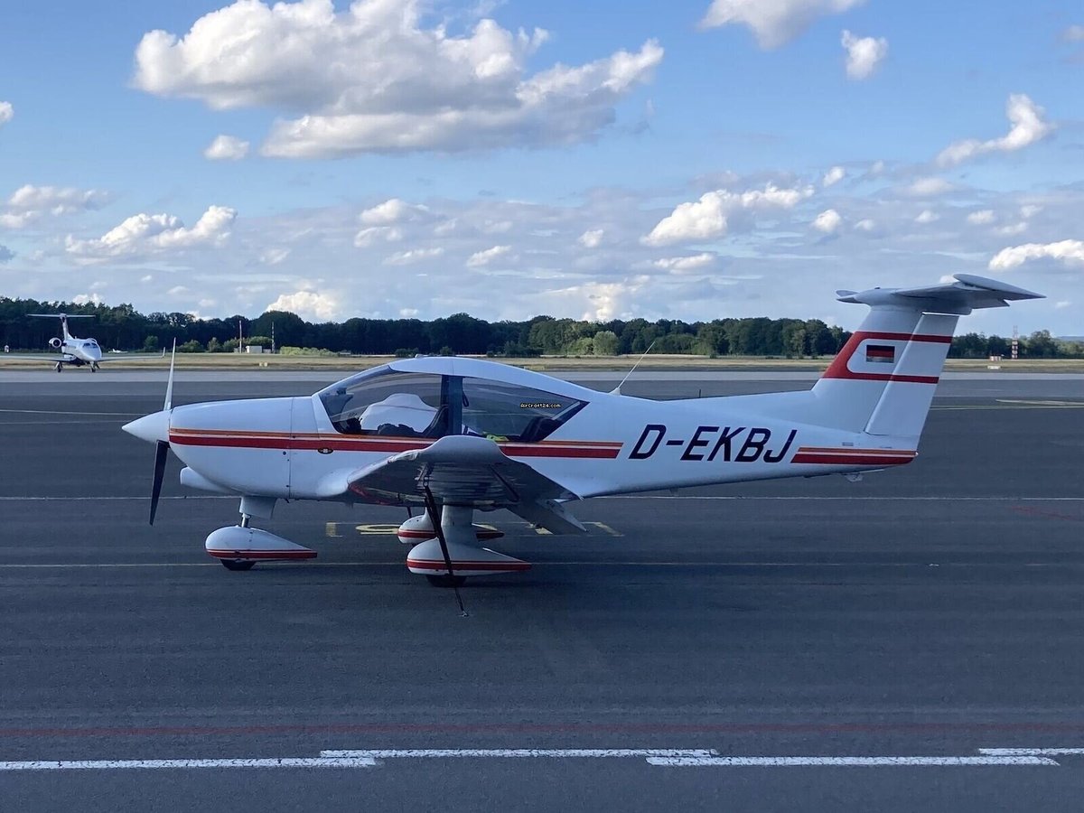Robin R3000