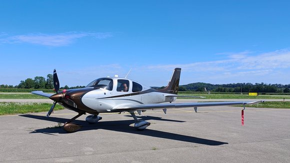 Cirrus SR22 GTS