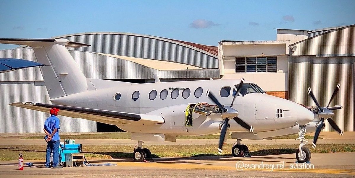 Beechcraft King Air 300