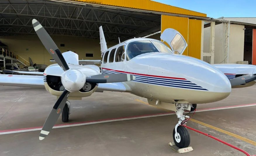 1975 Piper Navajo PA-31-325