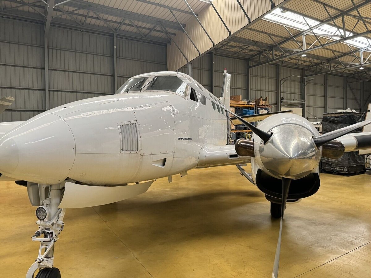 Beechcraft King Air 90