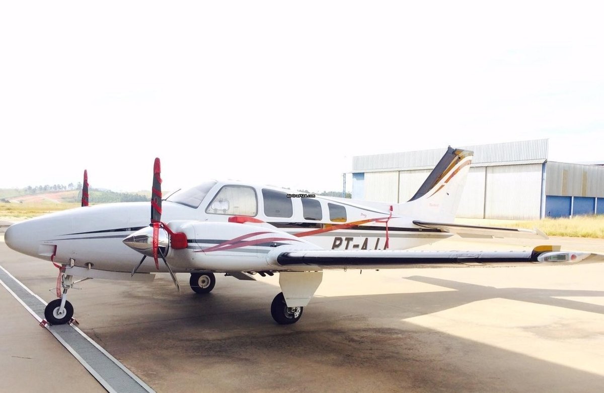 Beechcraft Baron 58