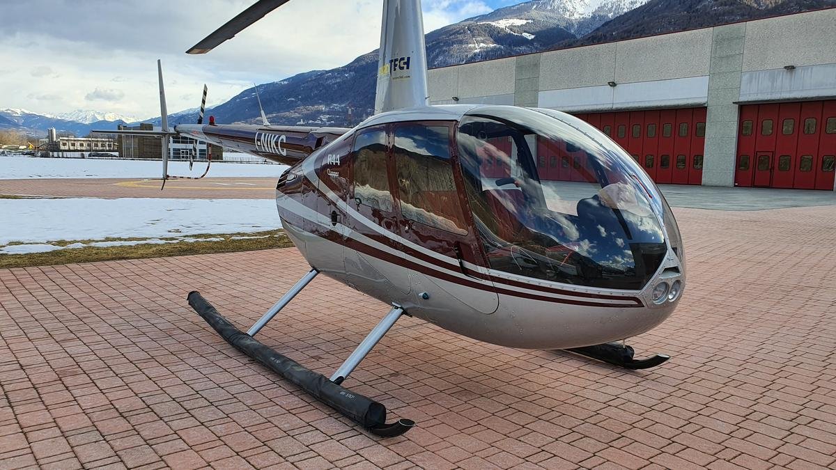 1999 Robinson R44 Clipper 1