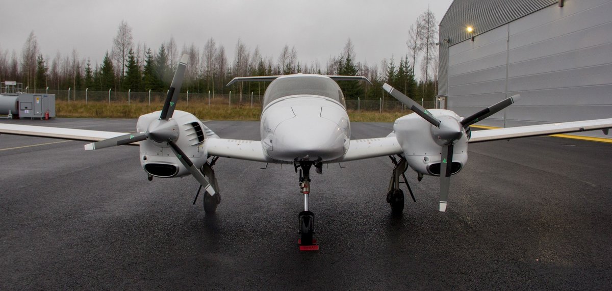 2005 Diamond DA42NG