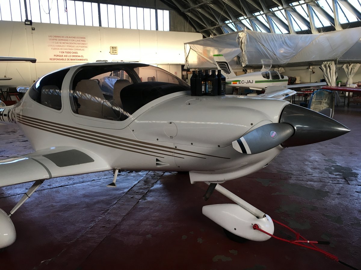 2004 Diamond DA40-180