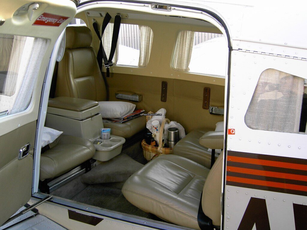 Piper PA34 SENECA III