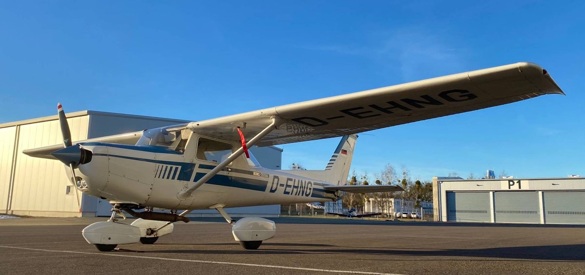 Cessna F-152
