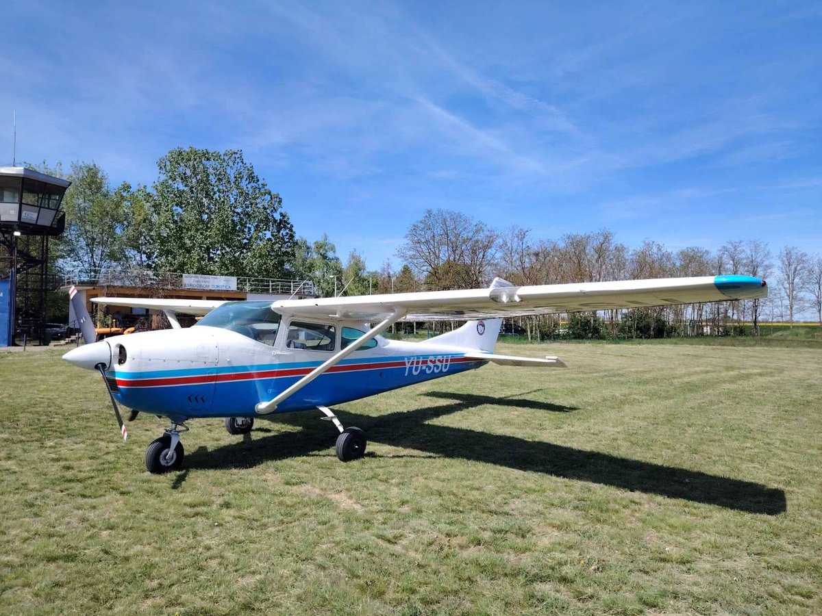 Cessna 182 L skydive