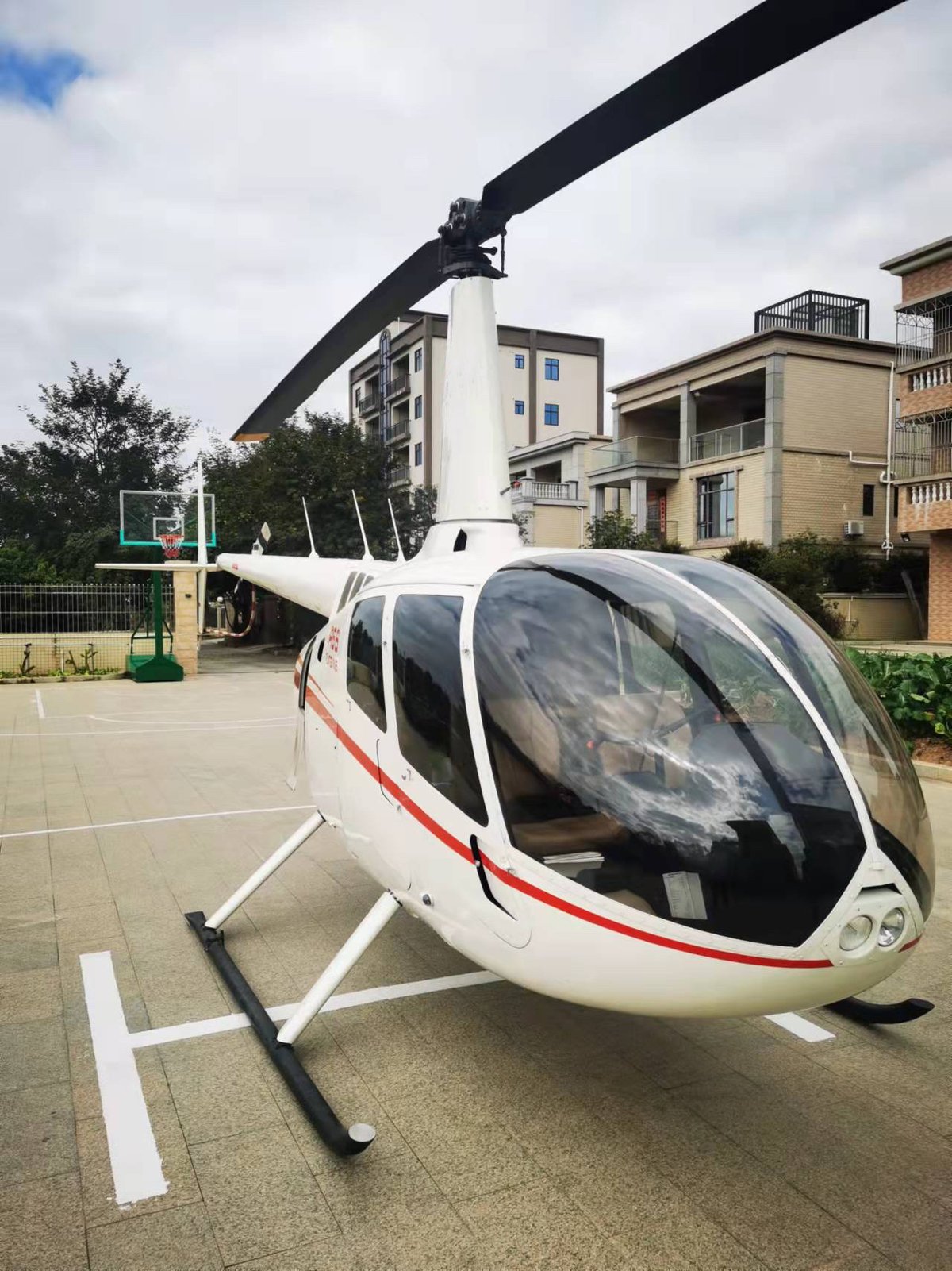 2016 Robinson R66, photo 2