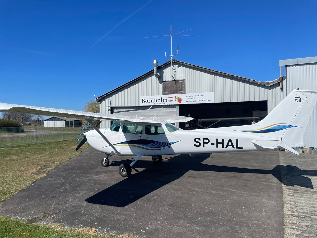 1975 Cessna 172 Skyhawk, photo 1