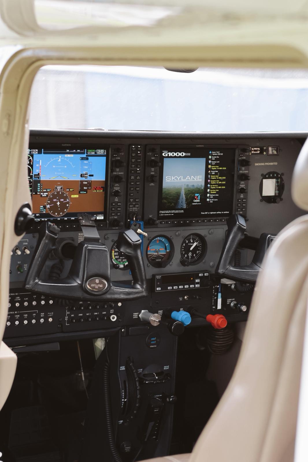 2005 Cessna 182 Skylane, photo 13