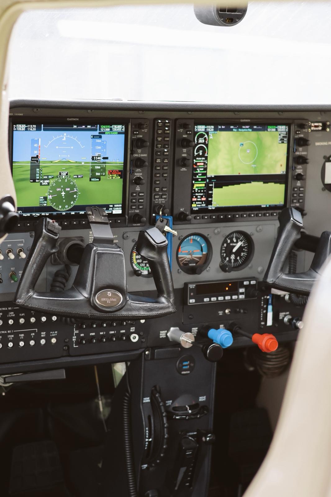 2005 Cessna 182 Skylane, photo 15