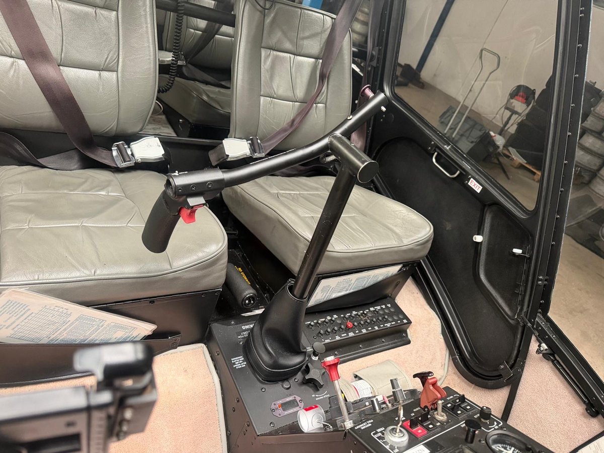 2006 Robinson R44 (N279HL), photo 7