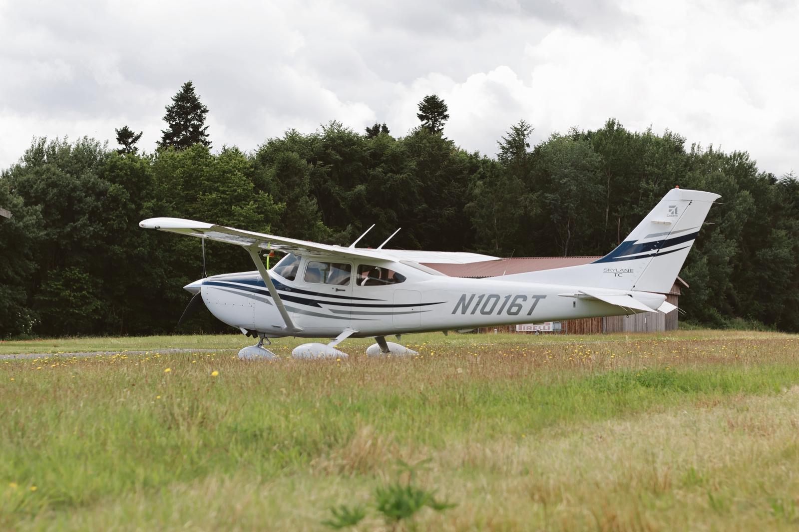2005 Cessna 182 Skylane, photo 3