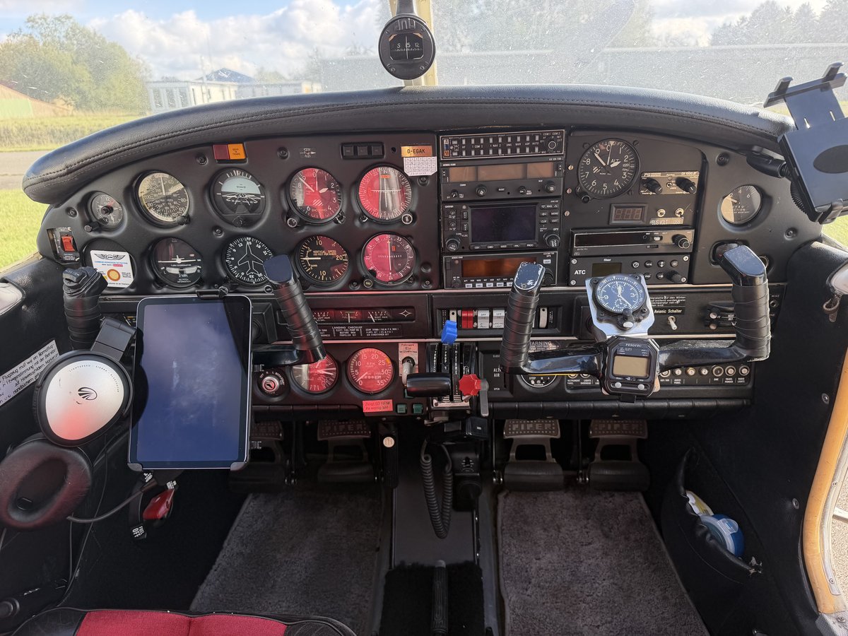 1976 Piper PA-28 Arrow, photo 4