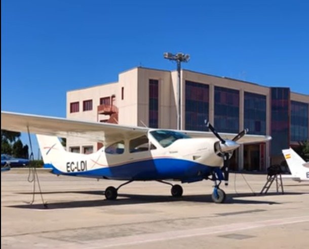 1971 Cessna 177 Cardinal, photo 1
