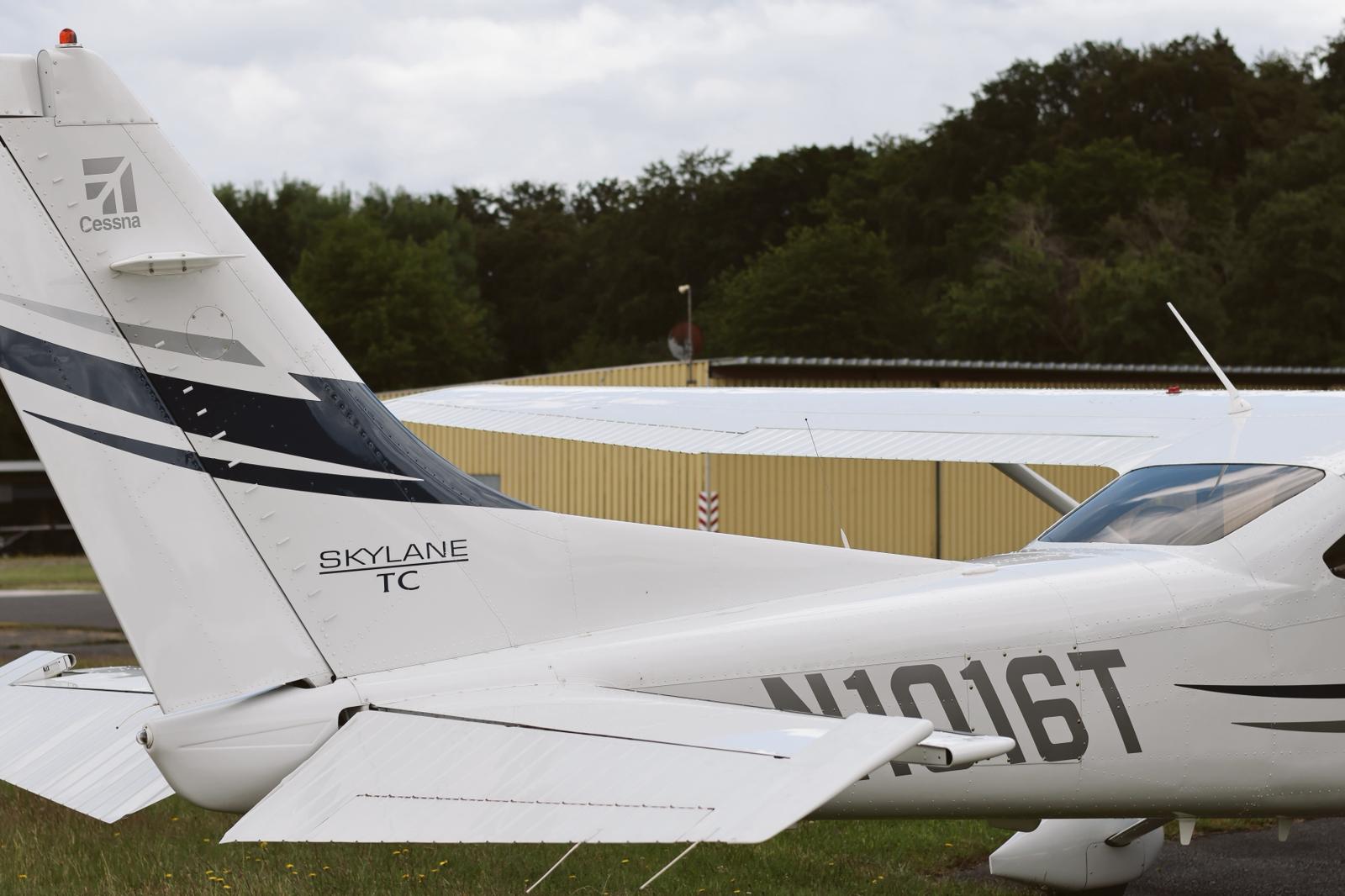 2005 Cessna 182 Skylane, photo 10