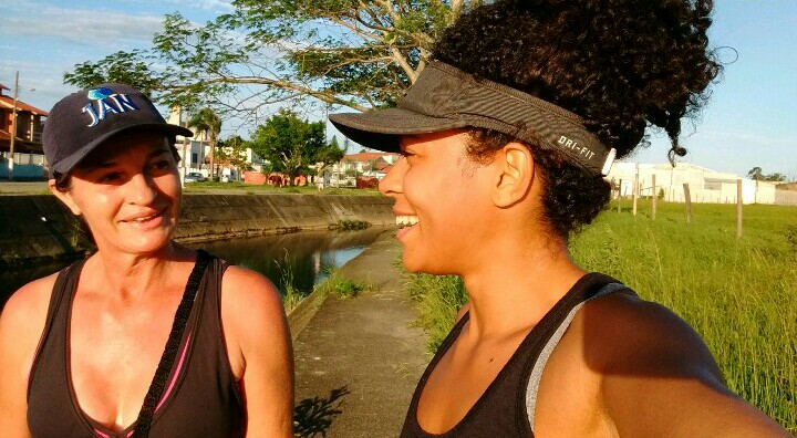 Eu e minha filha Gabriela corremos a beira Rio Três Henriques - Areias - São José - SC.