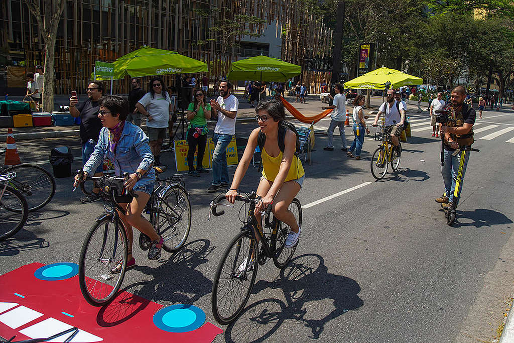 Bike Revenge Activity in Sao Paulo. © Greenpeace / Christian Braga