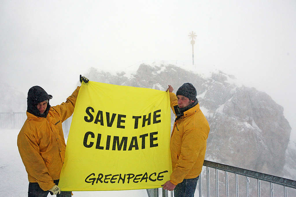 Climate Projection in Zugspitze. © Greenpeace / Jens Küsters