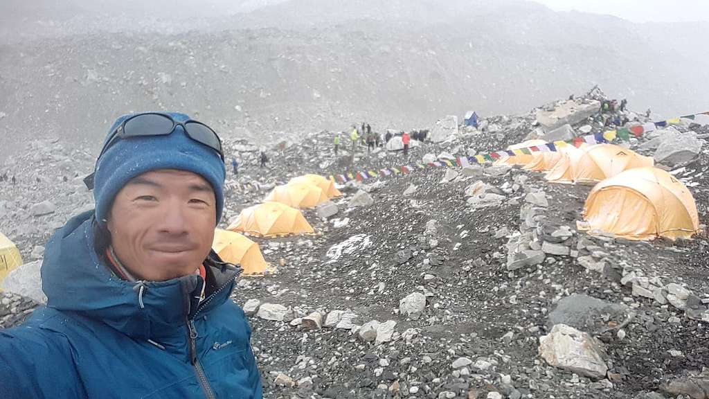 建在Base camp基地營一帶做高度適應,同時作氣候記錄。