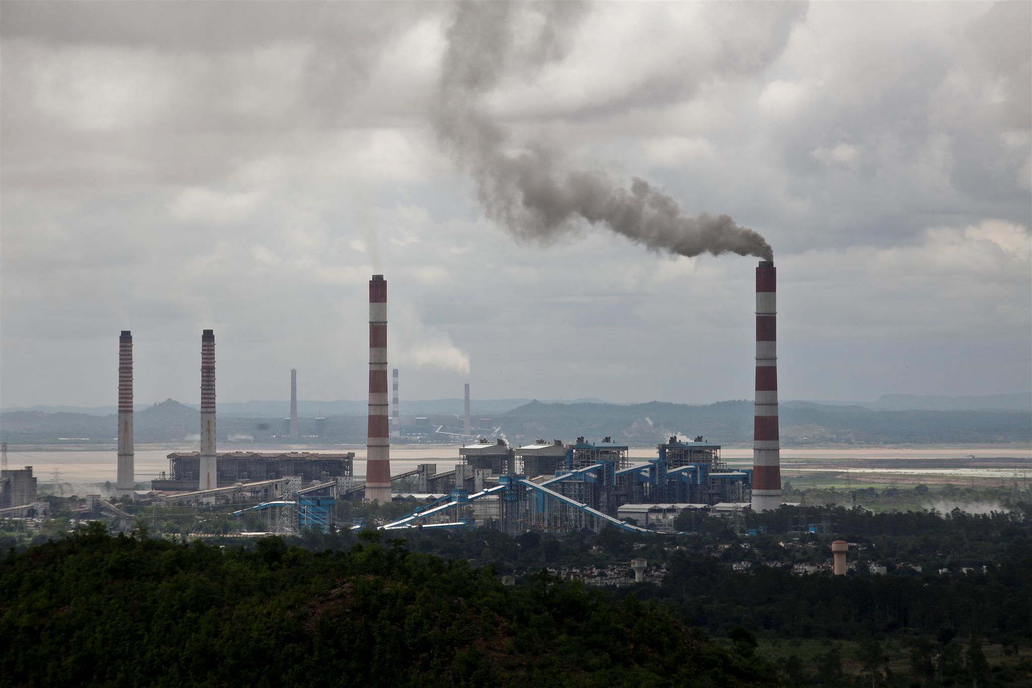 76000 premature deaths due to of Emission