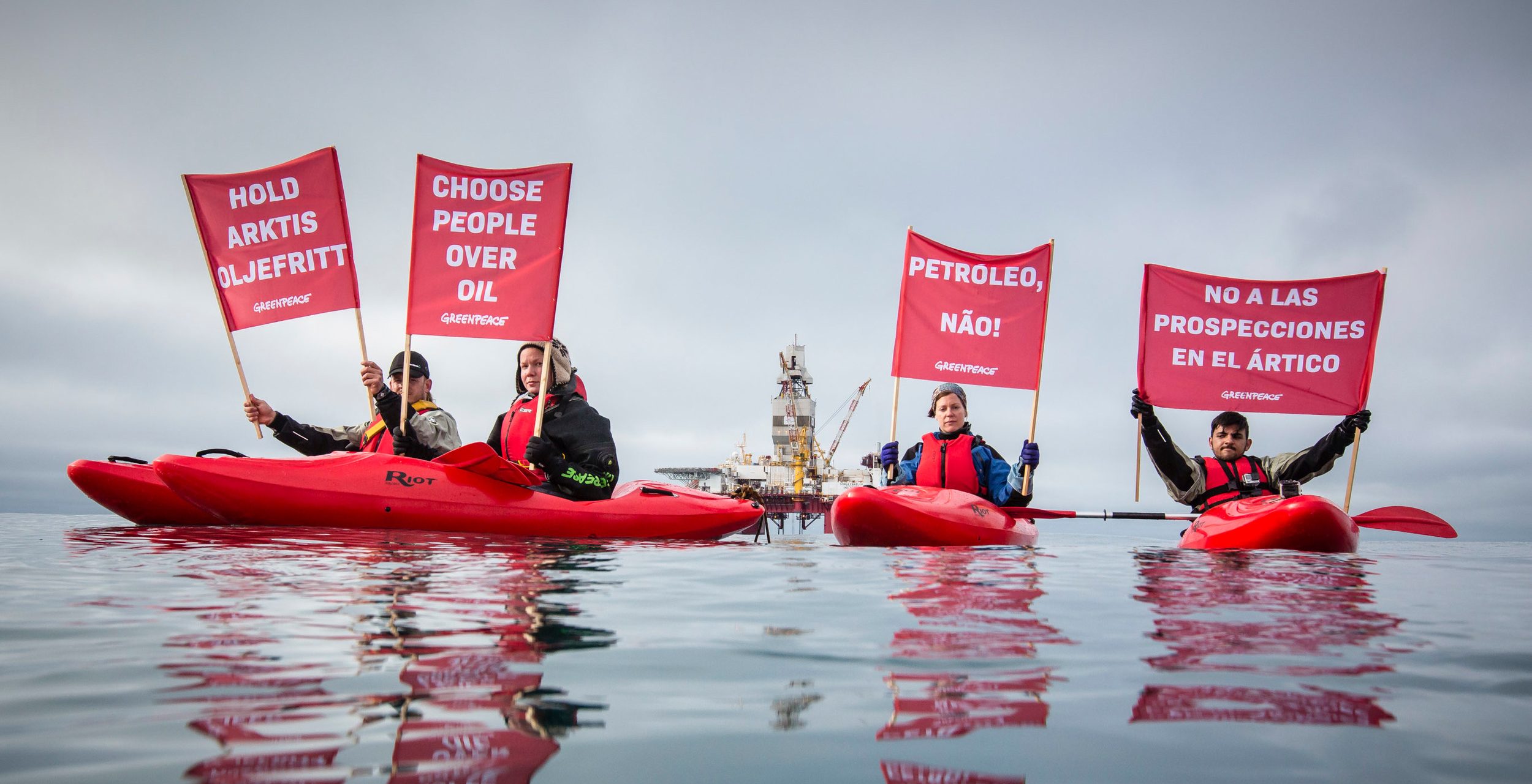 Arctic Sunrise Protests in the Barents Sea. © Will Rose / Greenpeace