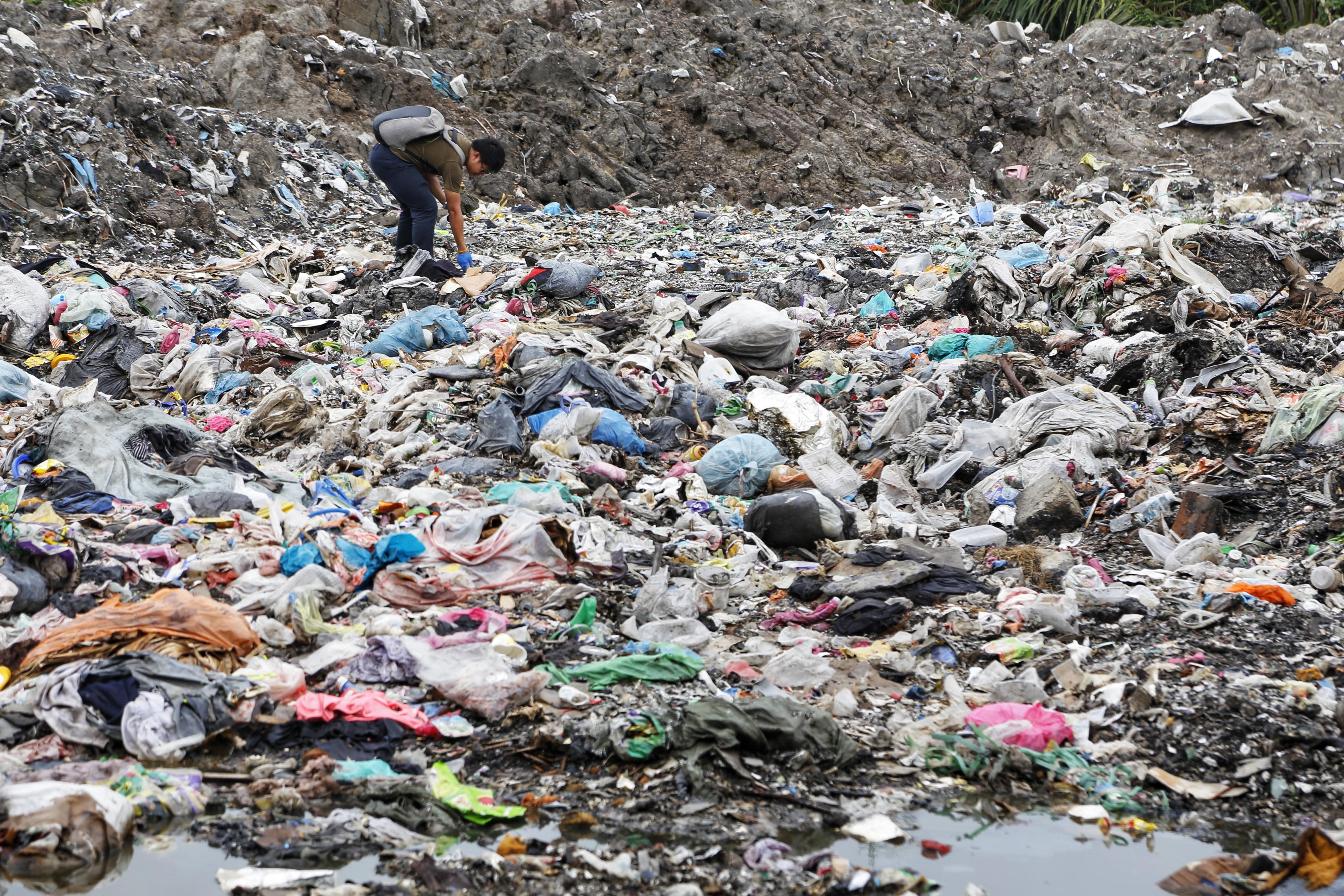 Plastic waste dumped in Malaysia Â© Greenpeace