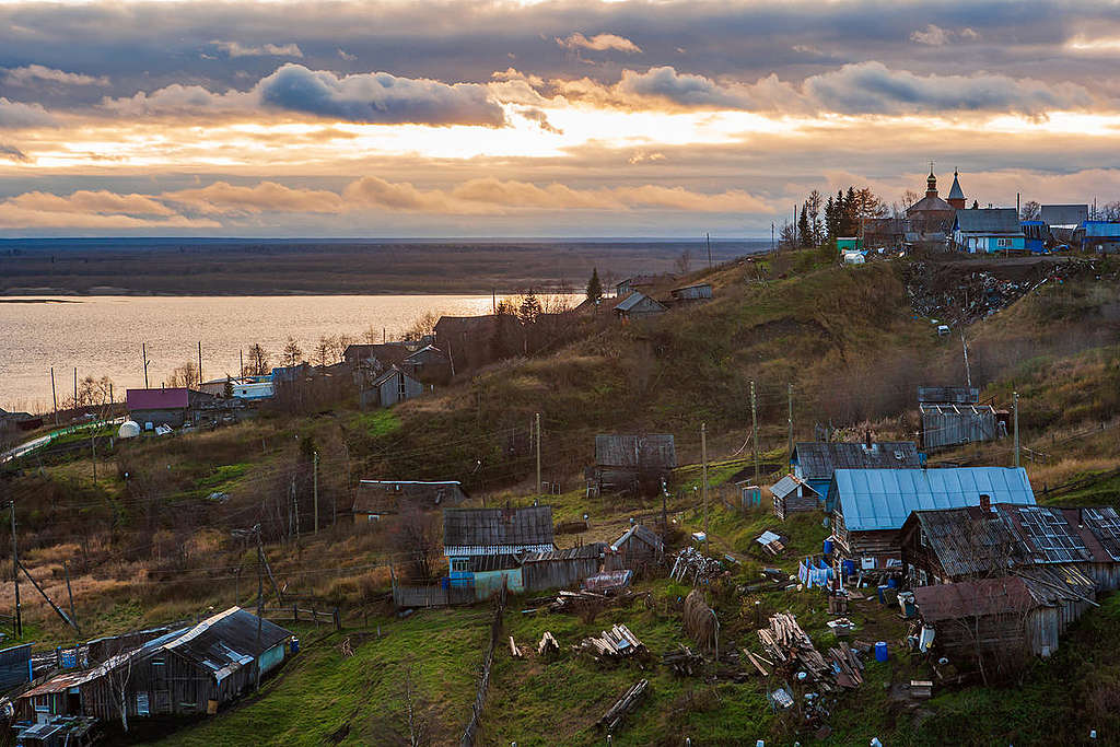 Novikbozh village © Igor Podgorny / Greenpeace