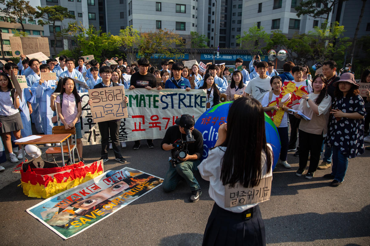 Fridays for Future Student Action in Seoul. © Soojung Do / Greenpeace