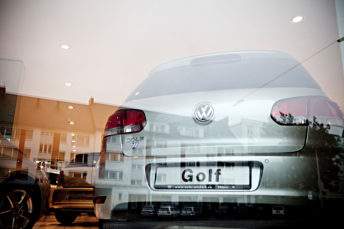 VW Car  Golf. © Fred Dott / Greenpeace