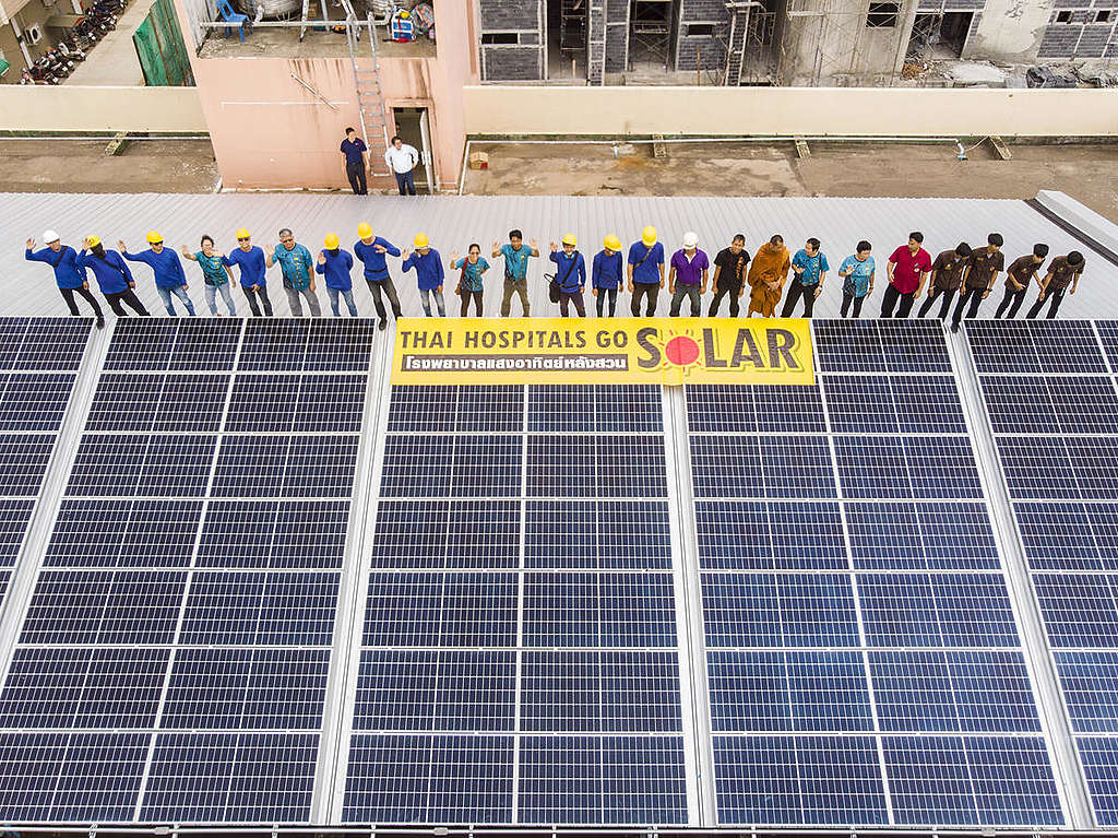 Solar Rooftop at Luang Suan Hospital in Thailand. © Greenpeace