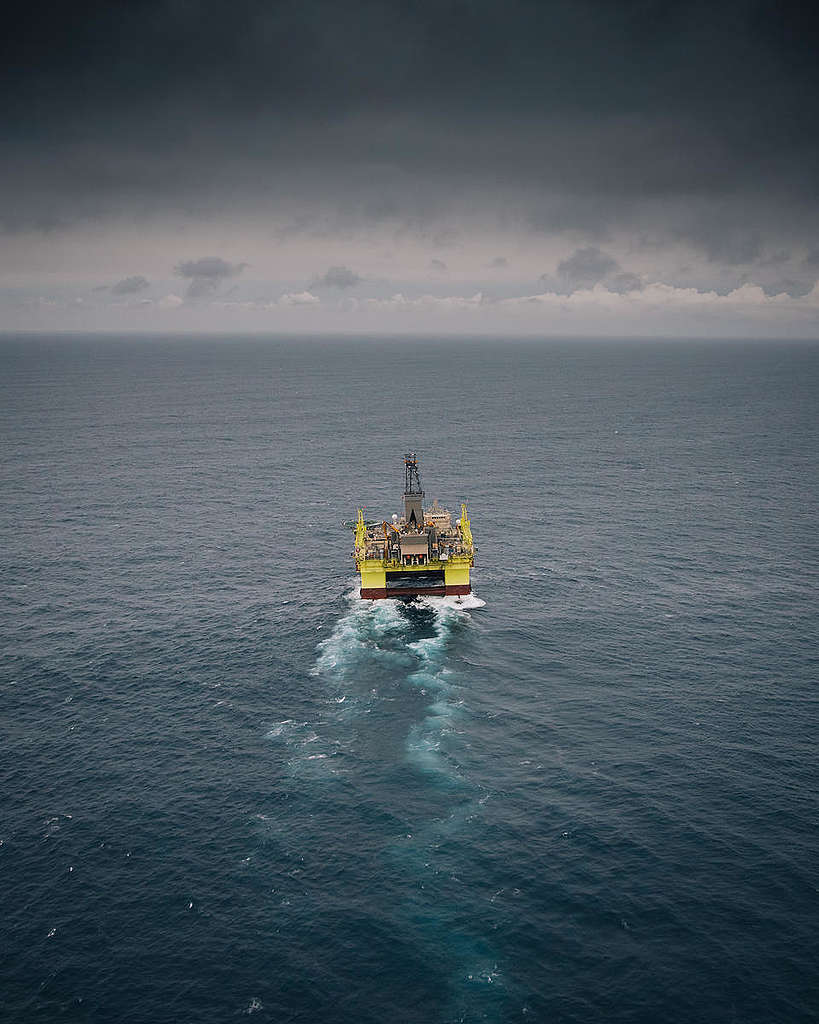 COSL Prospector Arrives in New Zealand. © Greenpeace / Geoff Reid