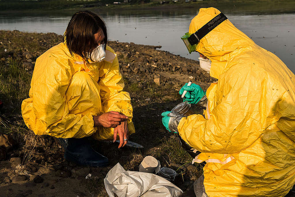 Samples Collected from Pyasina River Contaminated by Oil in the Russian Arctic Samples Collected from Pyasina River Contaminated by Oil in the Russian Arctic