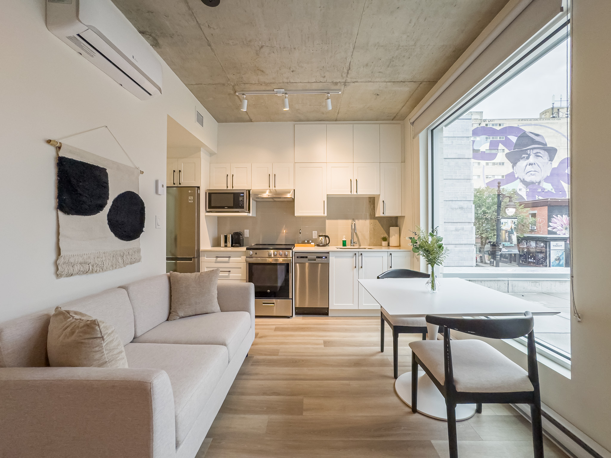 3882 St Laurent Blvd — photo 3