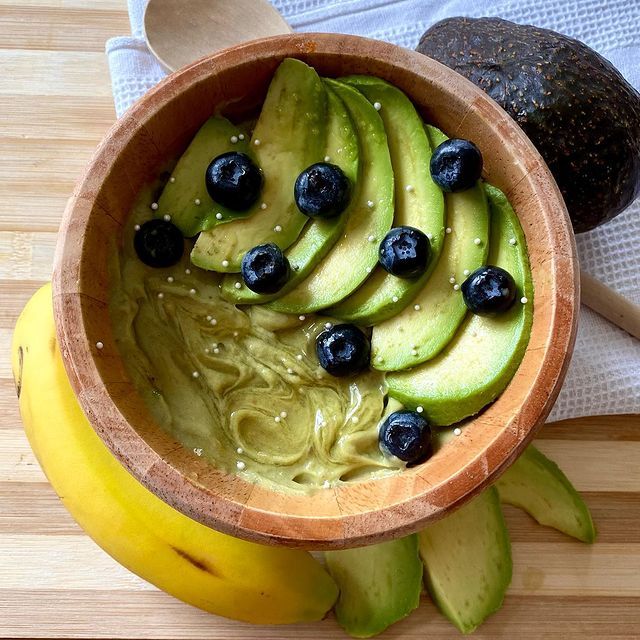 Avocado Banana Smoothie Bowl