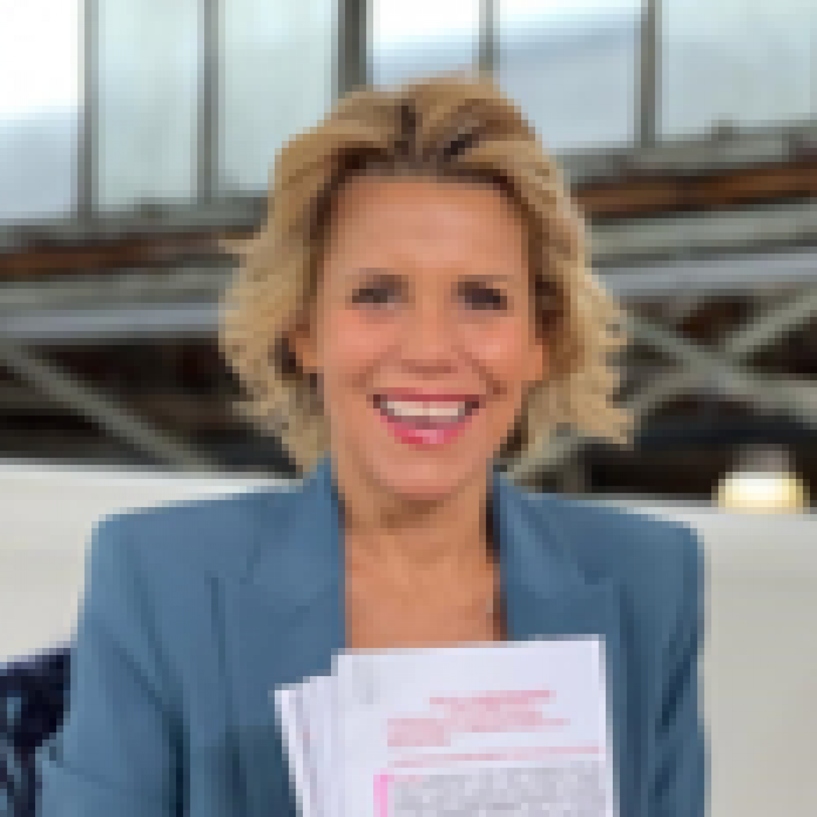 Laura Tenoudji Laura Tenoudji