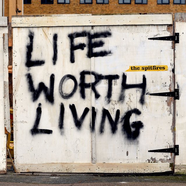 Couverture de Life Worth Living