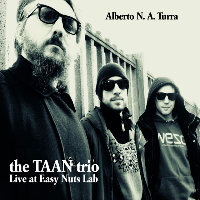 Couverture de Live at Easy Nuts Lab