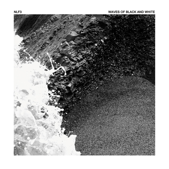 Couverture de Waves of Black and White