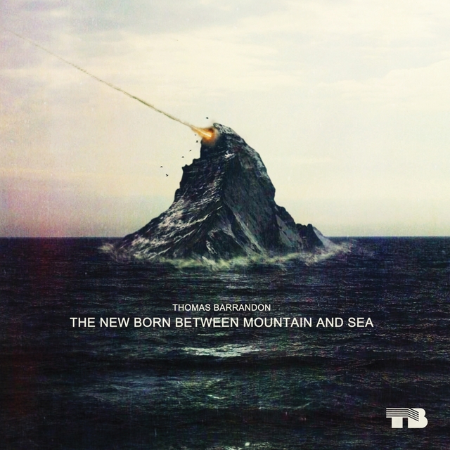 Couverture de The New Born Between Mountain and Sea