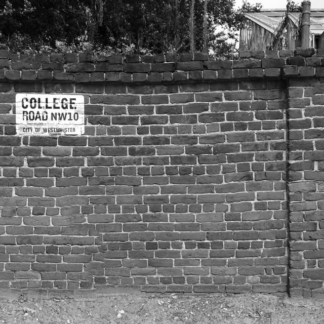 Couverture de College Road