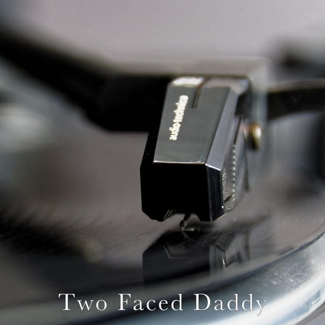 Couverture de Two Faced Daddy